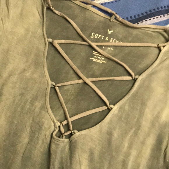 Soft and sexy T with lace front - Picture 2 of 5